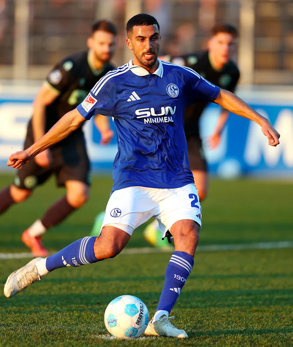 开云体育在线-沙尔克各项赛事连败，降级危机加重