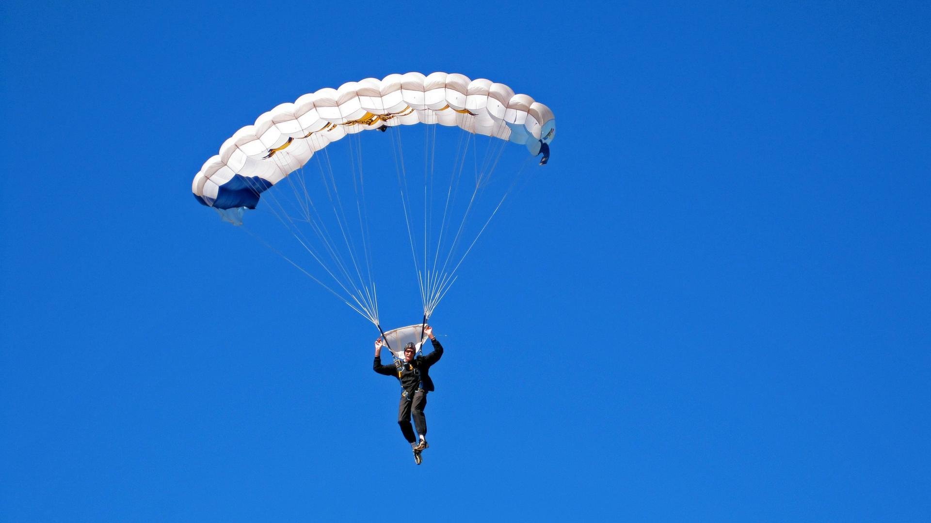 开云体育平台APP-欧冠半决赛之夜，西亚卡姆攻防两端统治