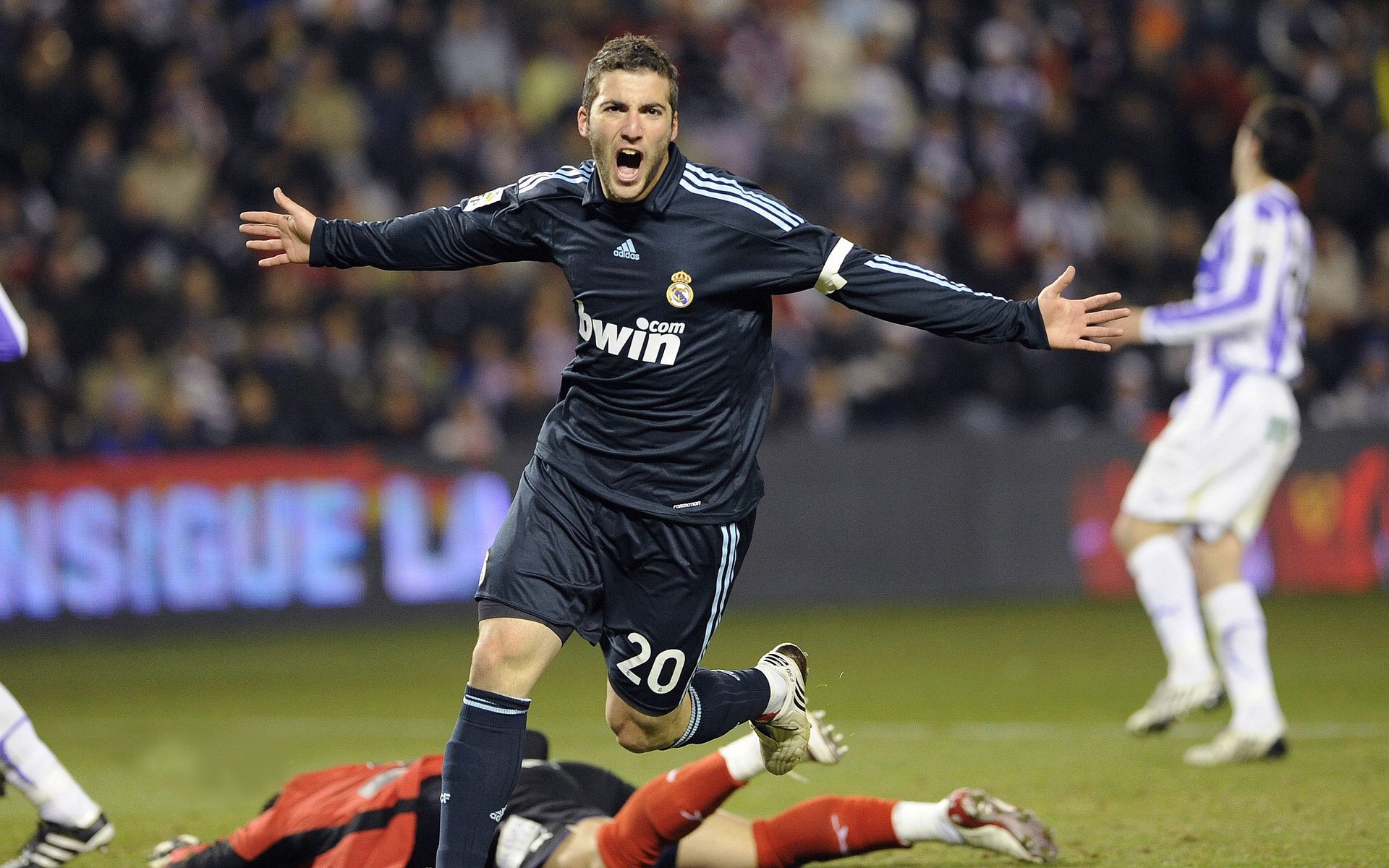 那不勒斯终结皇马神话，李刚仁一战成名定义亚洲新高度