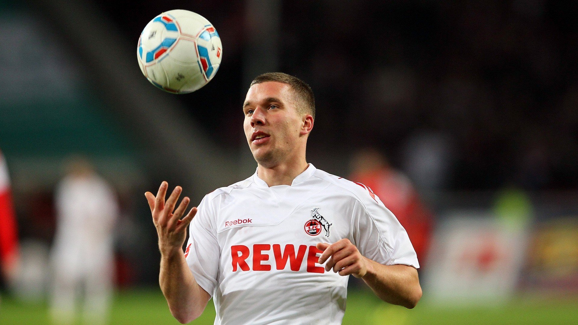 绿茵绝杀与极速狂飙，当切尔西逆袭葡萄牙，黄喜灿在F1赛道接管比赛